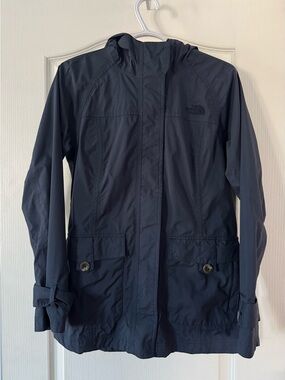 The North Face Women's Puffer Jacket — Coral and Navy
